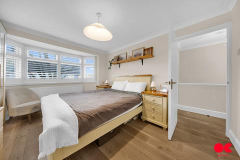 3 bedroom terraced house for sale, South Hall Drive, Rainham RM13