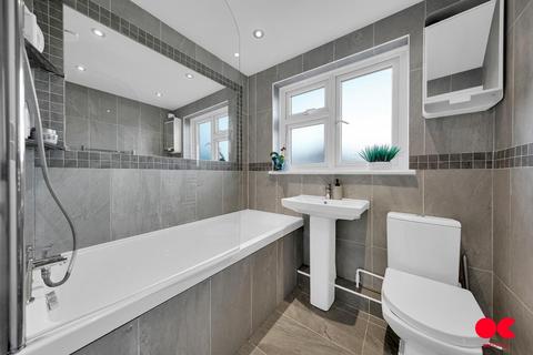 3 bedroom terraced house for sale, South Hall Drive, Rainham RM13