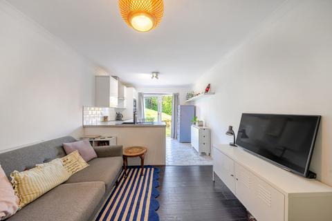 1 bedroom apartment for sale, Queensmere Road, London SW19