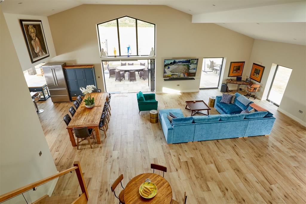 0 J8 A6227.jpg