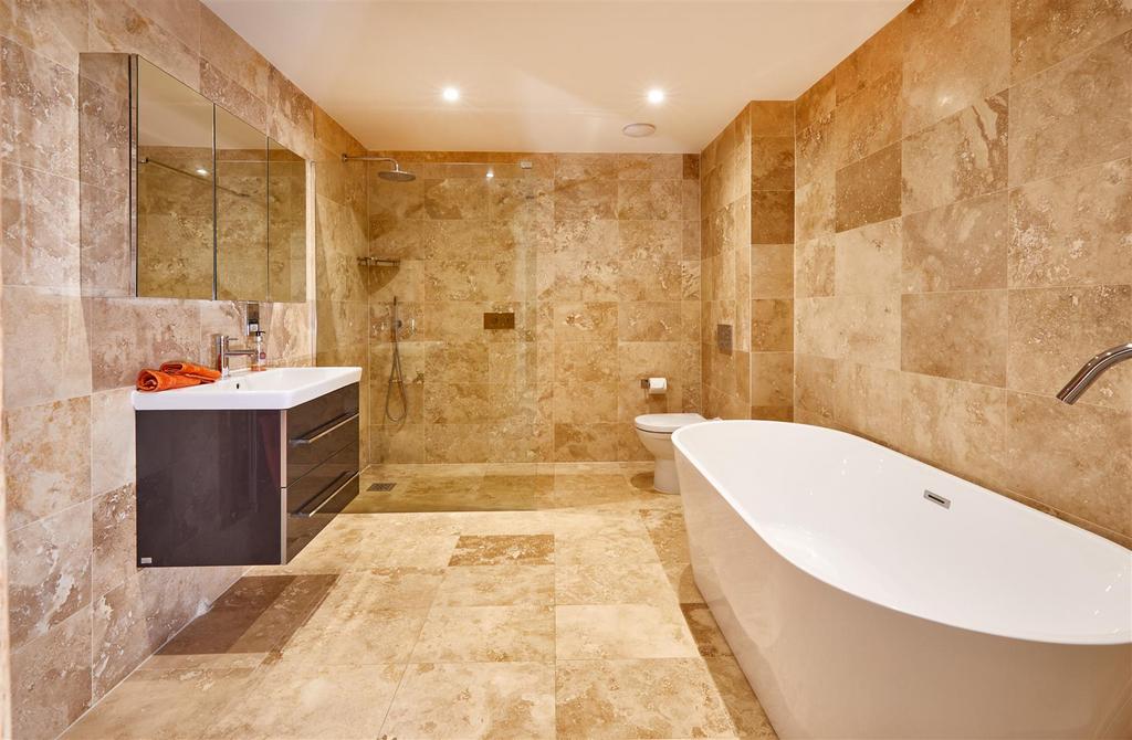 Bathroom 2.jpg