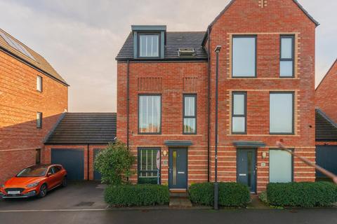 3 bedroom semi-detached house for sale, Manning Road, Filwood Park