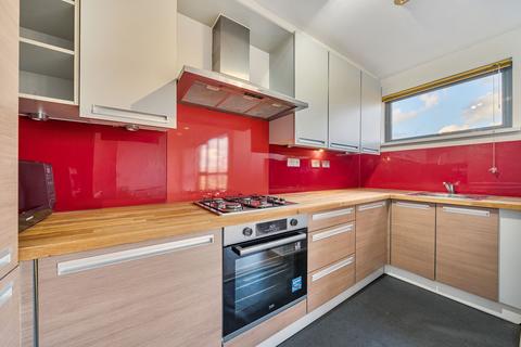 2 bedroom flat for sale, Varcoe Road, Crown Place Apartments, SE16