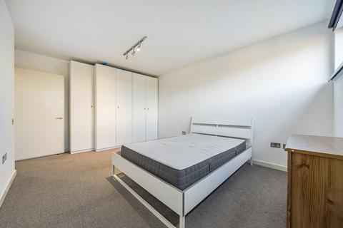 2 bedroom flat for sale, Varcoe Road, Crown Place Apartments, SE16