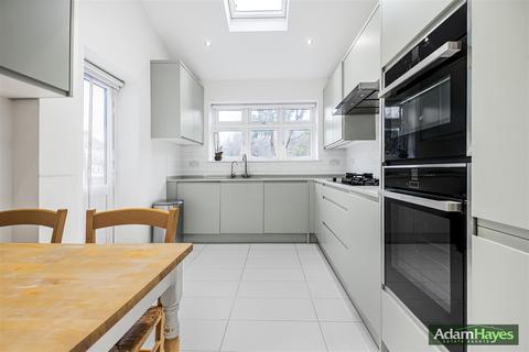 4 bedroom semi-detached house for sale, Westbury Grove, London N12