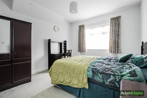 4 bedroom semi-detached house for sale, Westbury Grove, London N12