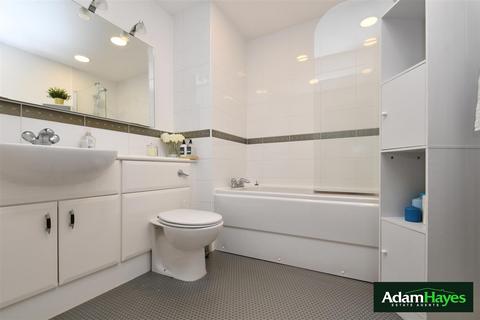 2 bedroom apartment for sale, 100 Kingsway, London N12