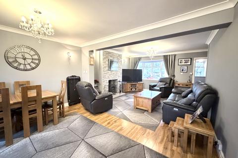 undefined, Pontypridd CF37