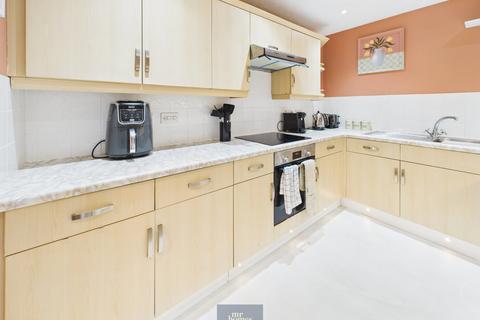 2 bedroom flat for sale, Morel Court, Cardiff, CF11