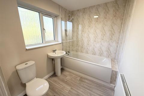 1 bedroom end of terrace house to rent, Kenilworth Drive, Weavers Green