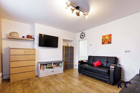 3 bedroom semi-detached house for sale, Southview Avenue, Tilbury