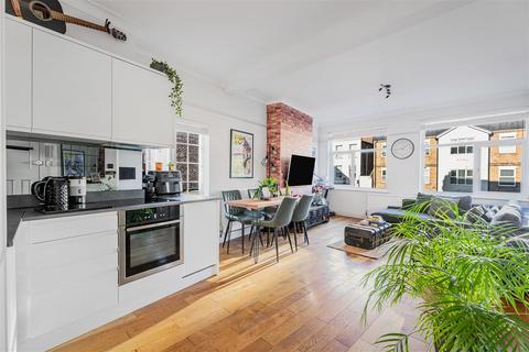 2 bedroom property for sale, East End Road, London N3