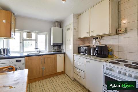 2 bedroom apartment for sale, Amberden Avenue, Finchley Central N3