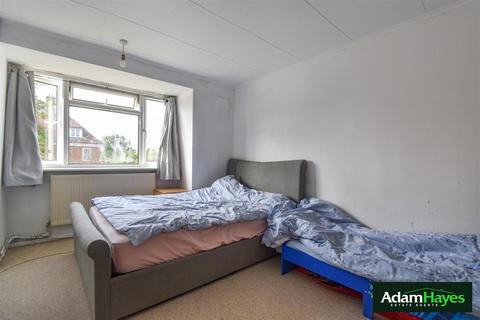 2 bedroom apartment for sale, Amberden Avenue, Finchley Central N3