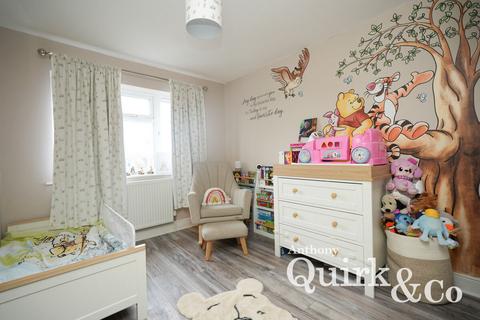 3 bedroom semi-detached house for sale, Wall Road, Canvey Island, SS8