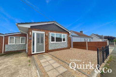 2 bedroom bungalow for sale, Maurice Road, Canvey Island, SS8