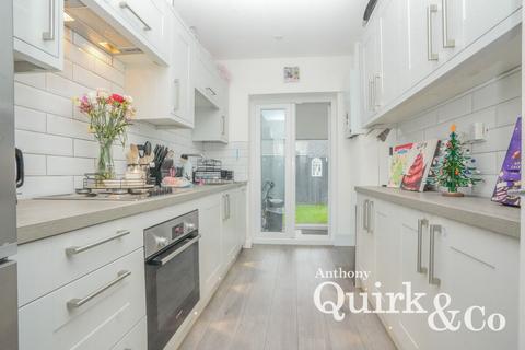 2 bedroom bungalow for sale, Maurice Road, Canvey Island, SS8