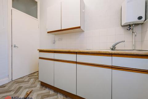1 bedroom in a house share to rent, Seaforth Road, Westcliff-On-Sea SS0