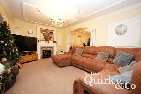 4 bedroom detached house for sale, Lakeside Path, Canvey Island, SS8
