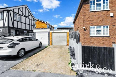 4 bedroom detached house for sale, Lakeside Path, Canvey Island, SS8