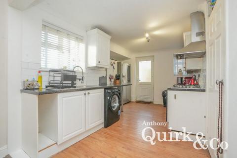 3 bedroom semi-detached house for sale, West Crescent, Canvey Island, SS8