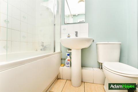 1 bedroom apartment for sale, Blackdown Close, London N2