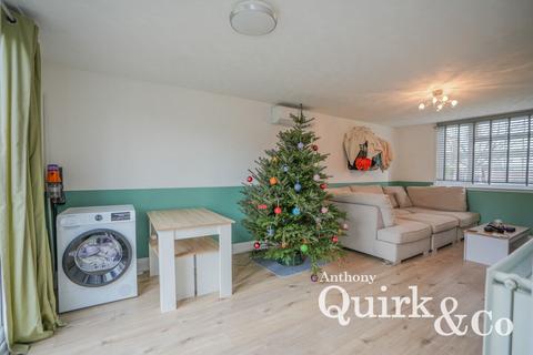 3 bedroom end of terrace house for sale, Second Avenue, Canvey Island, SS8