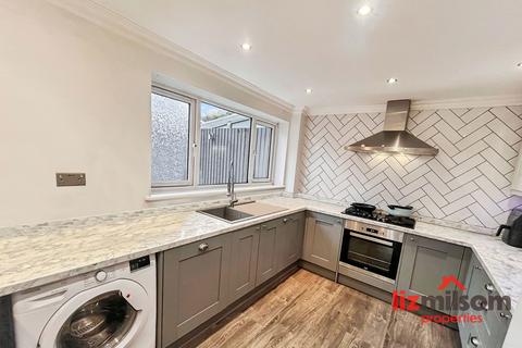 3 bedroom end of terrace house for sale, High Street, Newhall DE11