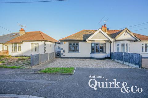 2 bedroom semi-detached bungalow for sale, The Avenue, Canvey Island, SS8
