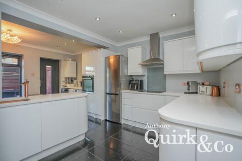 2 bedroom semi-detached bungalow for sale, The Avenue, Canvey Island, SS8