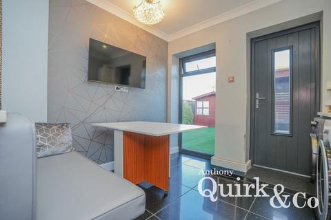 2 bedroom semi-detached bungalow for sale, The Avenue, Canvey Island, SS8