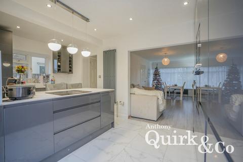 3 bedroom detached house for sale, Furtherwick Road, Canvey Island, SS8