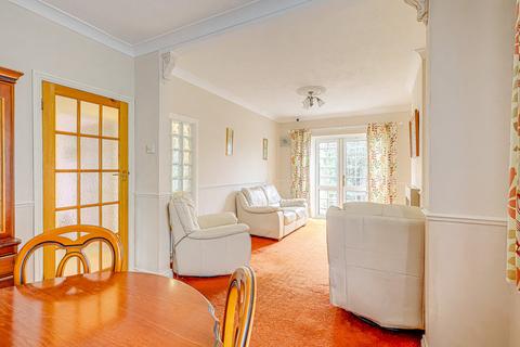 2 bedroom semi-detached bungalow for sale, Danescroft Drive, Leigh-on-sea, SS9