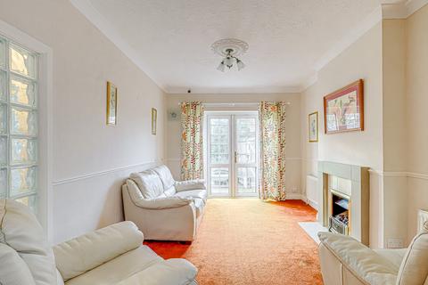 2 bedroom semi-detached bungalow for sale, Danescroft Drive, Leigh-on-sea, SS9