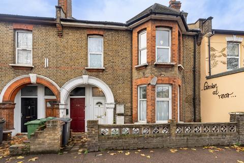 1 bedroom ground floor maisonette for sale, Markhouse Road, Walthamstow, E17