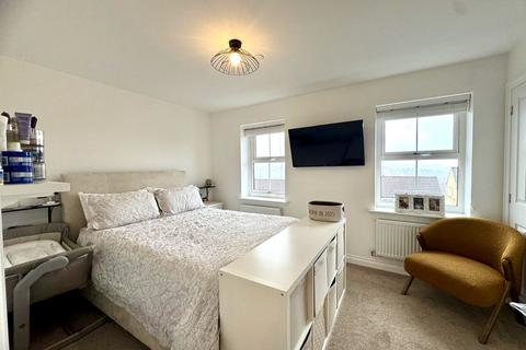 3 bedroom semi-detached house for sale, Trefechan CF48