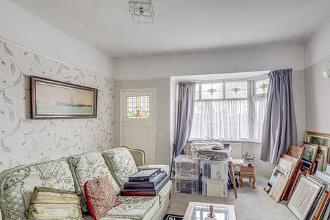 2 bedroom semi-detached house for sale, Manchester Drive, Leigh-on-sea, SS9