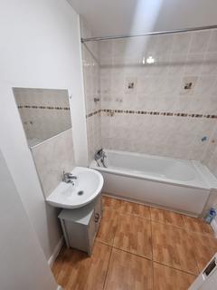 2 bedroom flat to rent, Tudor Court, Tipton, DY4 8UU