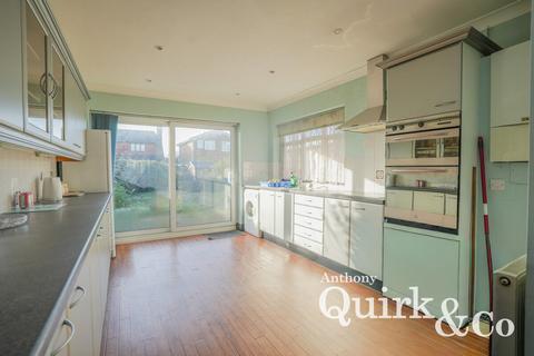 3 bedroom semi-detached house for sale, Clinton Road, Canvey Island, SS8