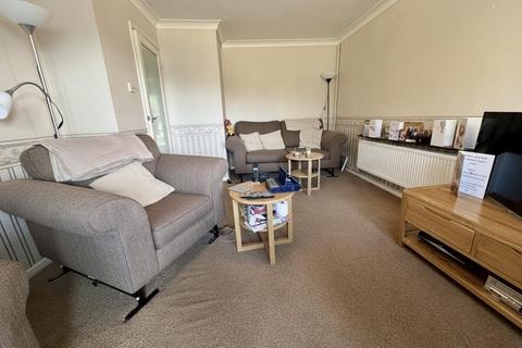 2 bedroom bungalow for sale, Holly Close, Burnham-On-Crouch
