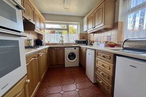 2 bedroom bungalow for sale, Holly Close, Burnham-On-Crouch