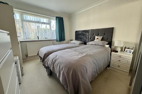 2 bedroom bungalow for sale, Holly Close, Burnham-On-Crouch