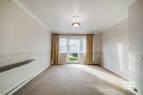 2 bedroom bungalow for sale, Holly Close, Burnham-On-Crouch