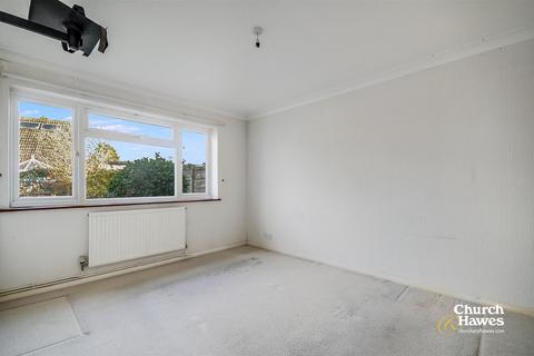 2 bedroom bungalow for sale, Holly Close, Burnham-On-Crouch