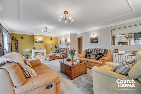 4 bedroom detached house for sale, Maldon Road, Tiptree
