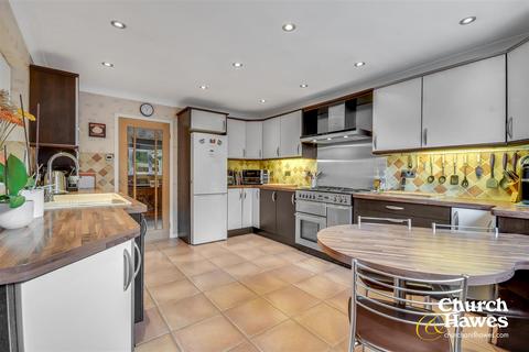 4 bedroom detached house for sale, Maldon Road, Tiptree