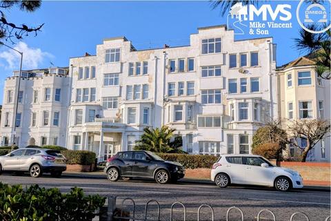 1 bedroom flat for sale, seafront Views, Worcester Court, Marine Parade West, Clacton-on-Sea