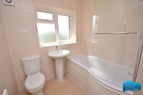 2 bedroom maisonette for sale, St. Albans Road, Barnet, EN5