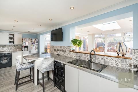 4 bedroom detached house for sale, New Hythe Lane, Larkfield, ME20