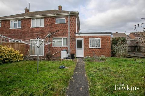 4 bedroom semi-detached house for sale, Clarendon Drive, Royal Wootton Bassett